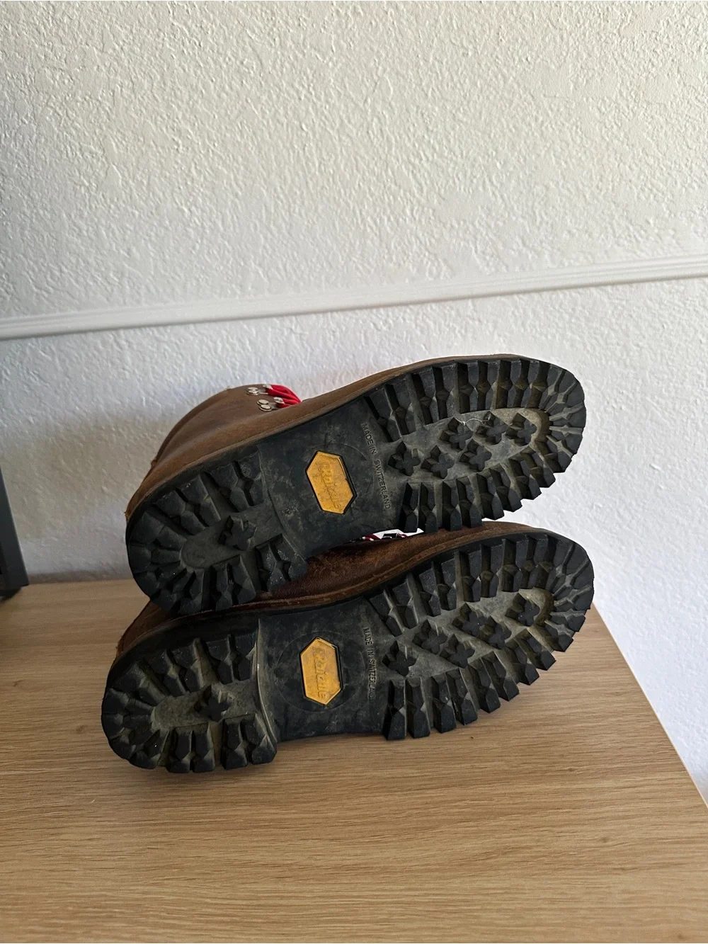Vintage Raichle Leather Hiking Mountaineering boots 7 M Made in Switzerland